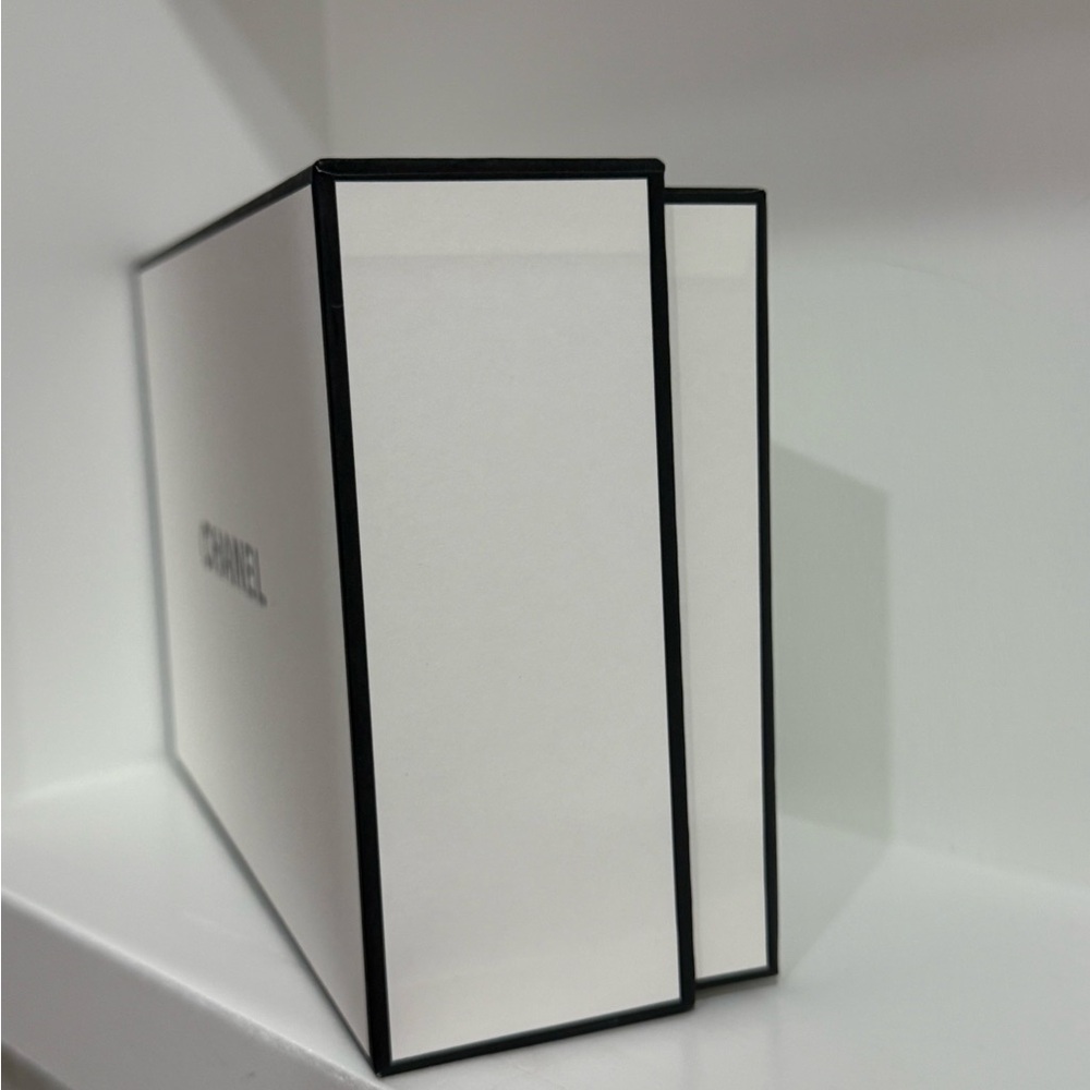 Chanel Gift Box - Picture 10 of 15